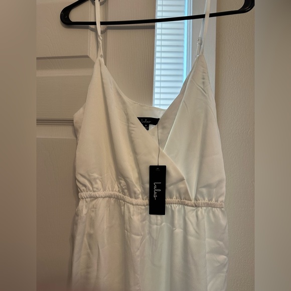 Lulu’s Lovely As Can Be White Satin Surplice Jumpsuit- Size M - Picture 4 of 4